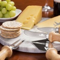 Product photography of cheesse knives